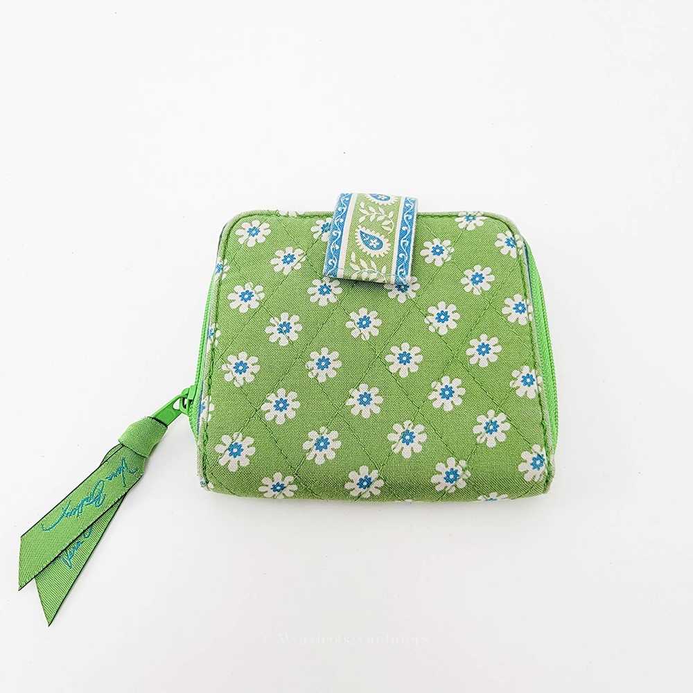 Vera Bradley Vera Bradley Daisy Square Wallet Cha… - image 2