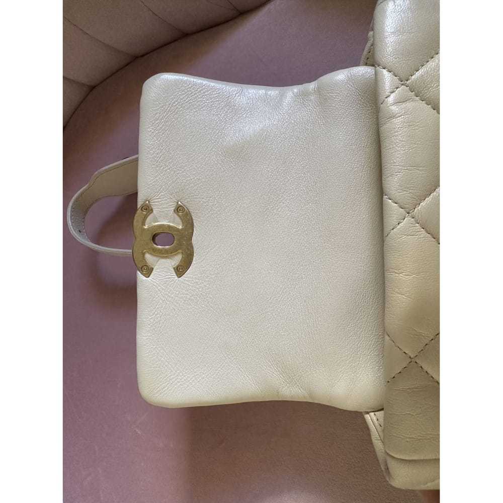 Chanel Chanel 19 leather handbag - image 7