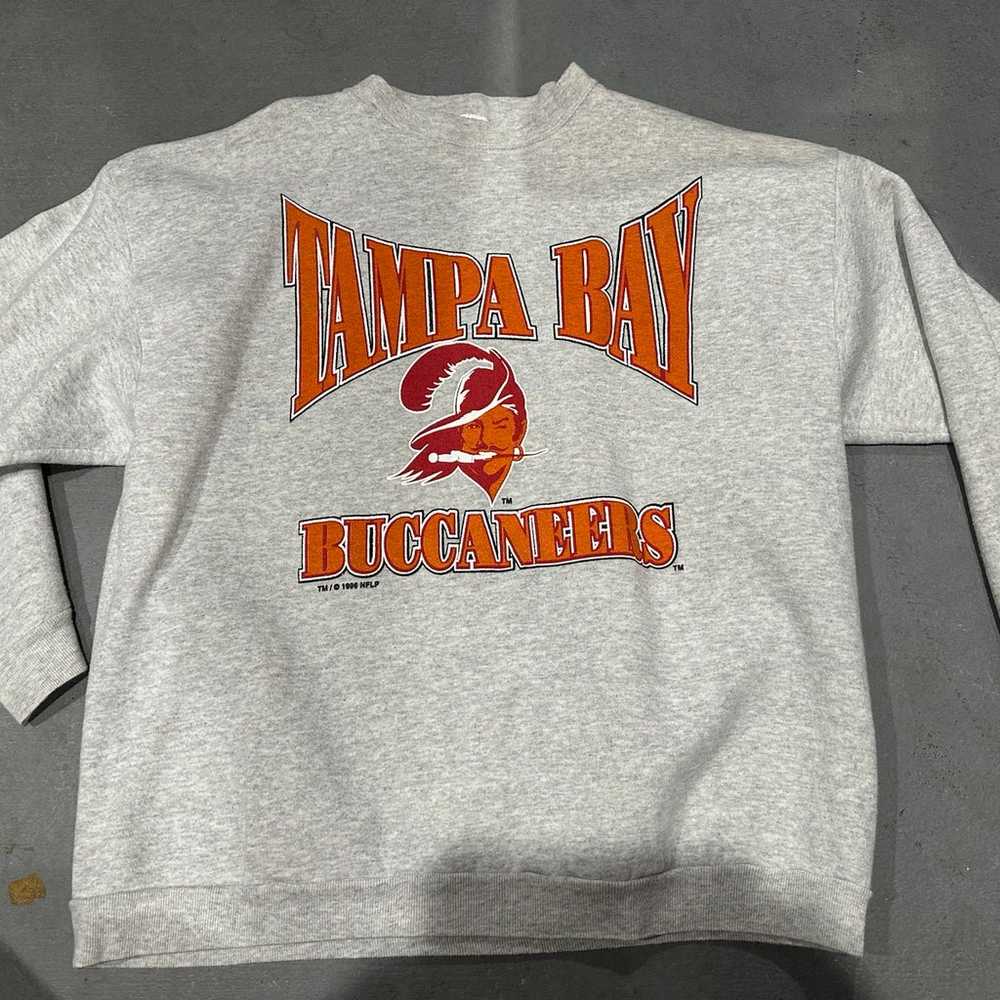Vintage Tampa Bay Buccaneers crewsneck sweater - image 1