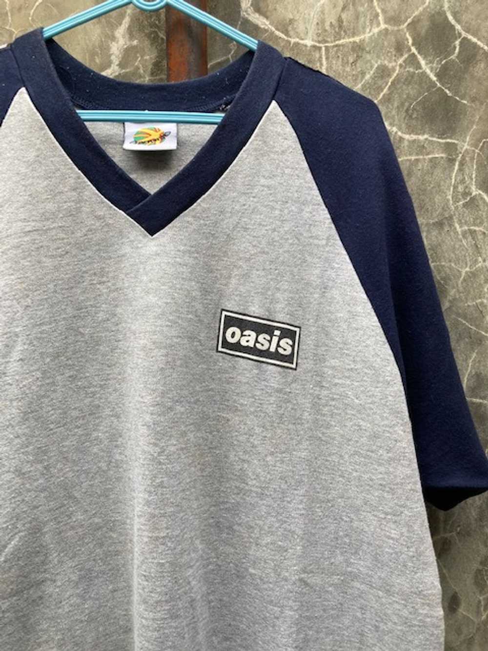 1995 OASIS Logo Box V Neck Vintage T-shirt Britpop - image 1