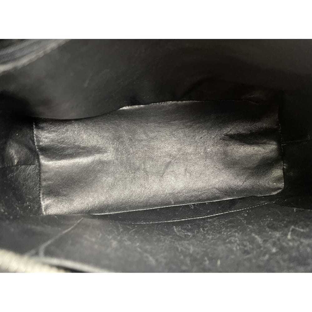 Chanel Médaillon leather handbag - image 8