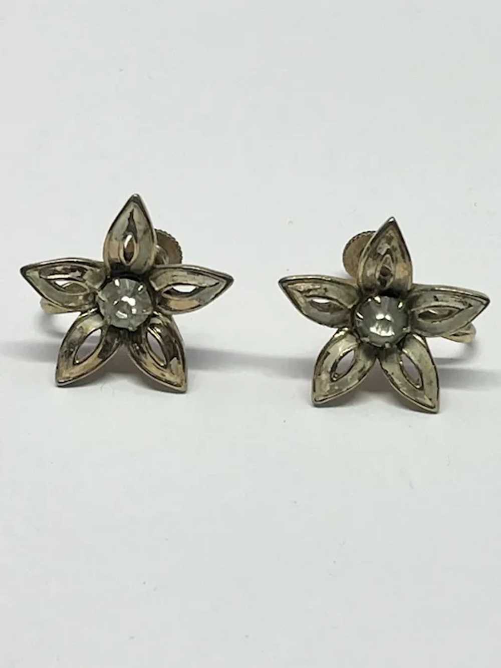 Vintage gold flower earrings - image 2