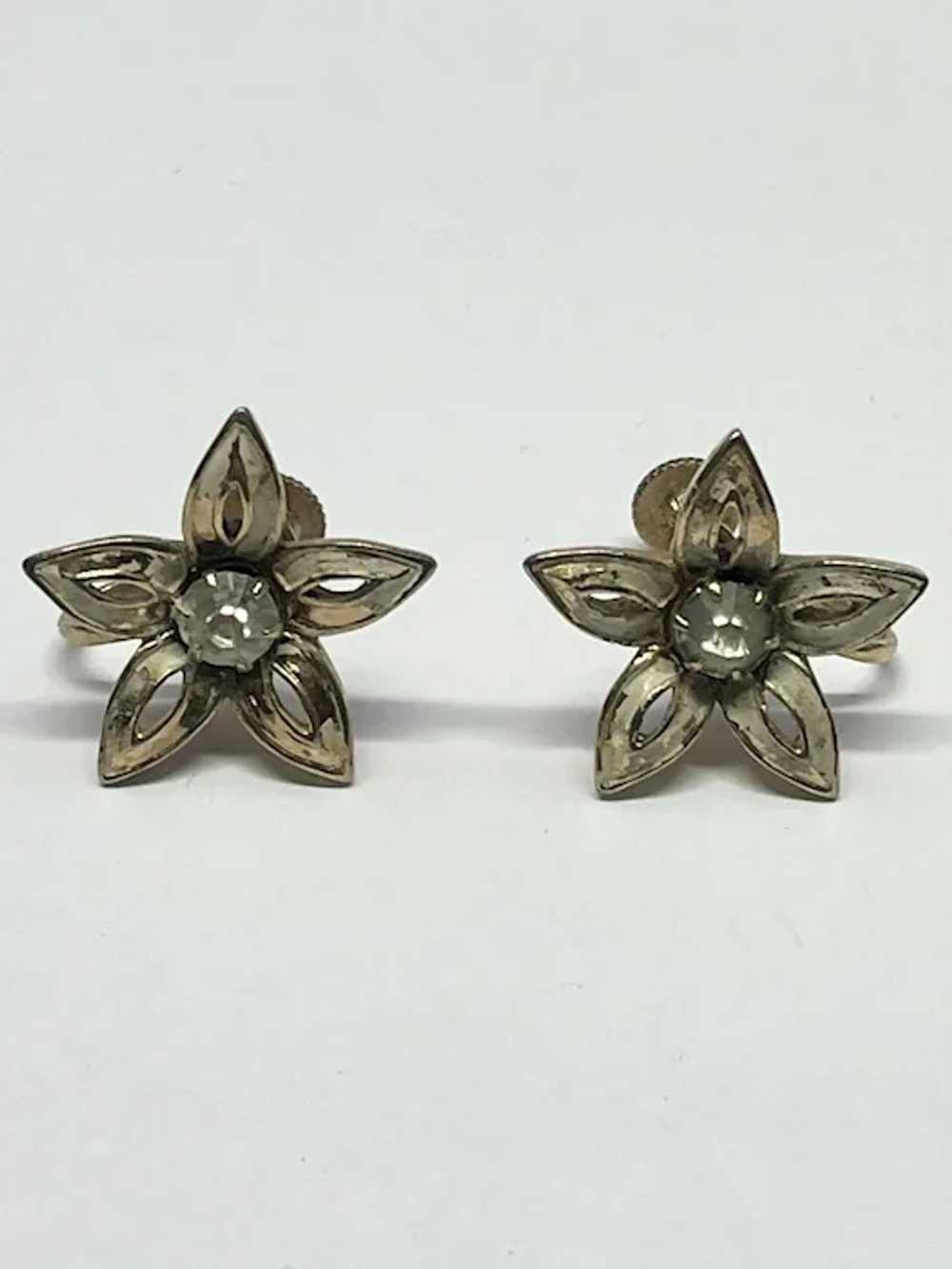 Vintage gold flower earrings - image 3