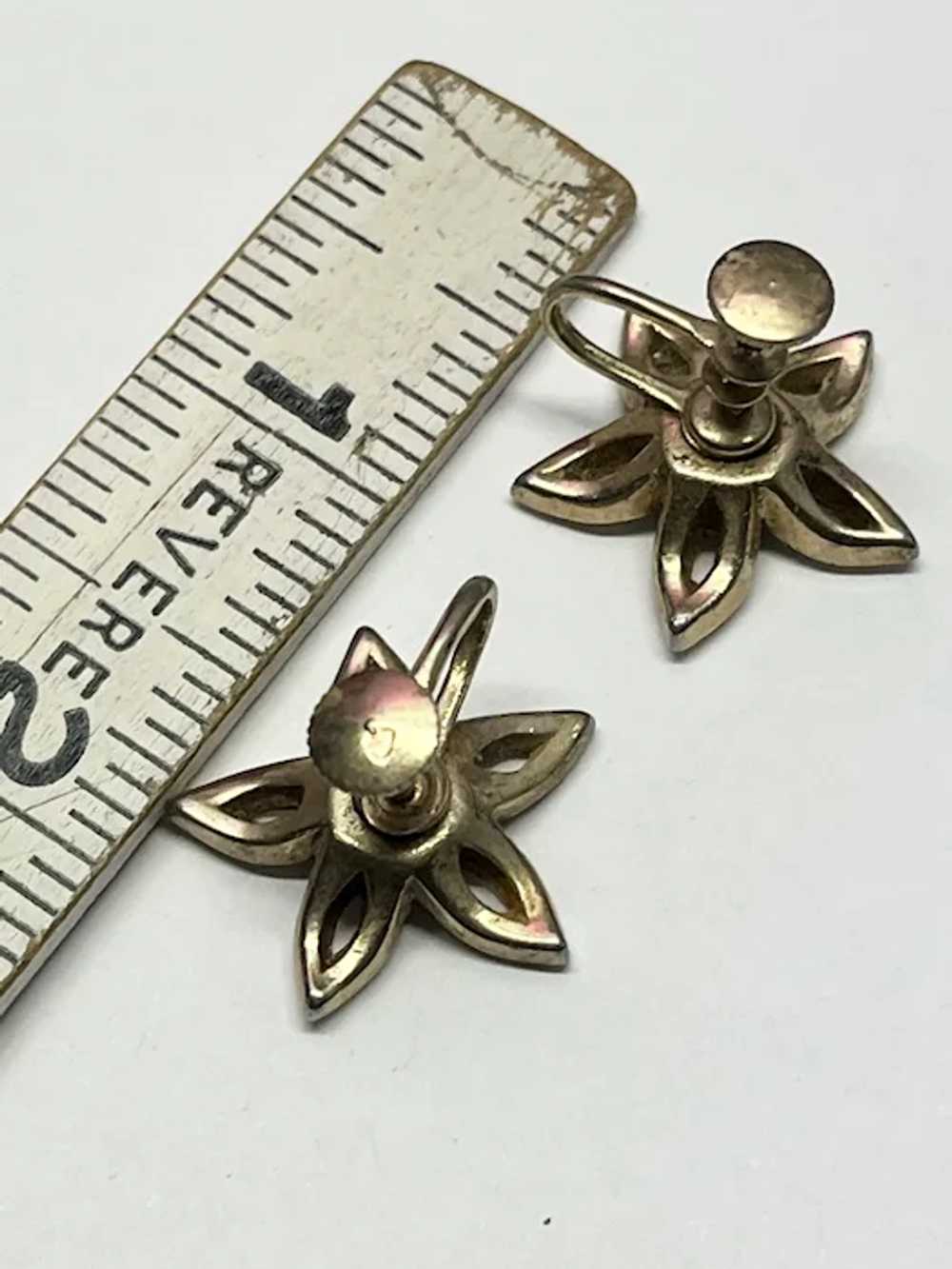 Vintage gold flower earrings - image 4