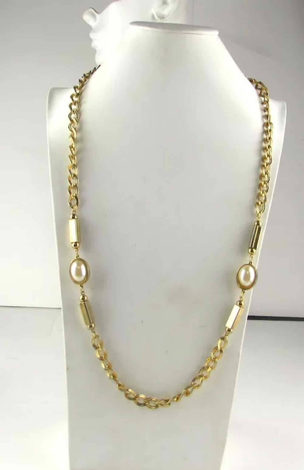 Gold Tone Heavy Chain With Faux Pearl Focals - image 2