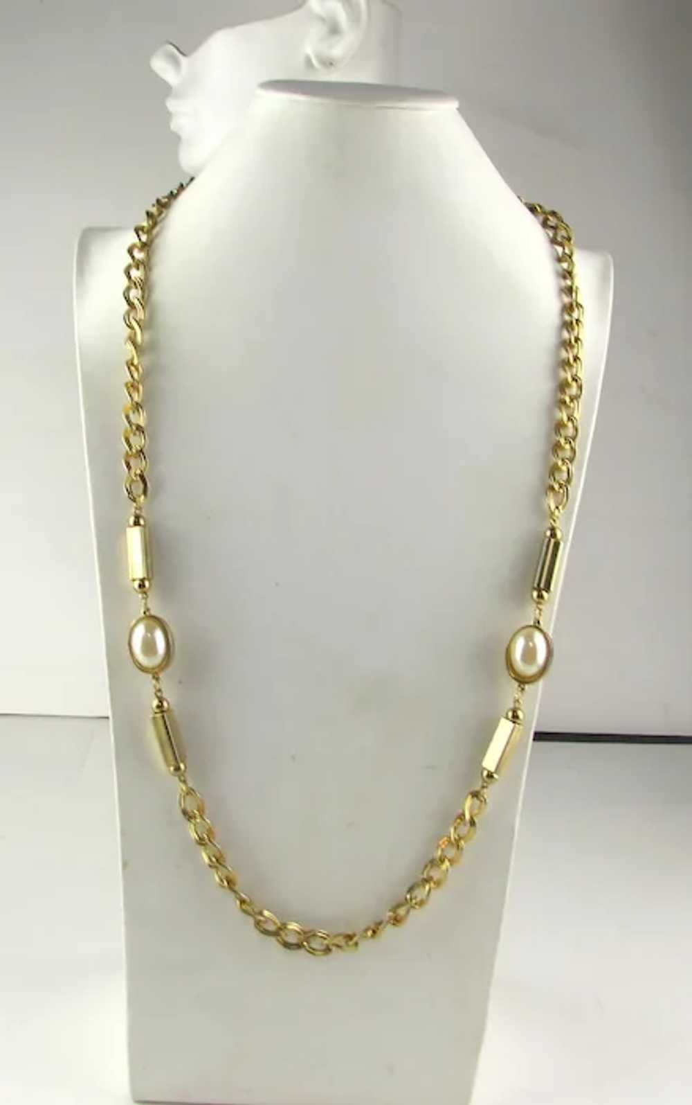 Gold Tone Heavy Chain With Faux Pearl Focals - image 4