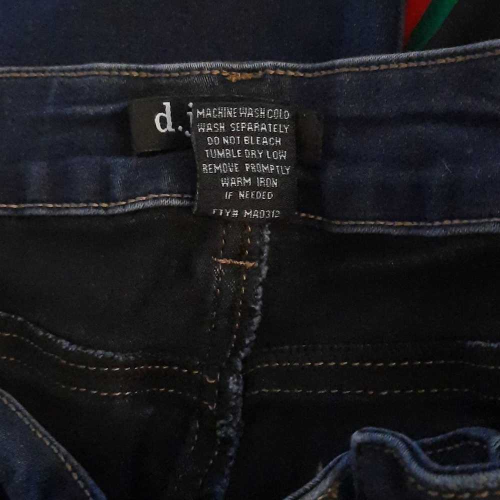 D. Jeans Size 10 - image 6
