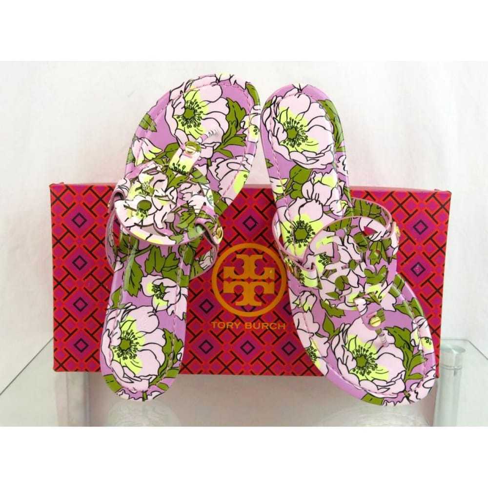 Tory Burch Patent leather flip flops - image 6