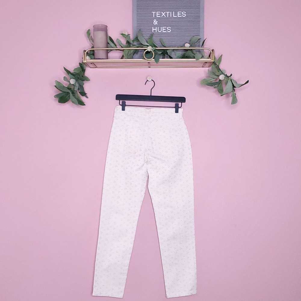 The Perfect Vintage Jean: Embroidered Ey - image 12