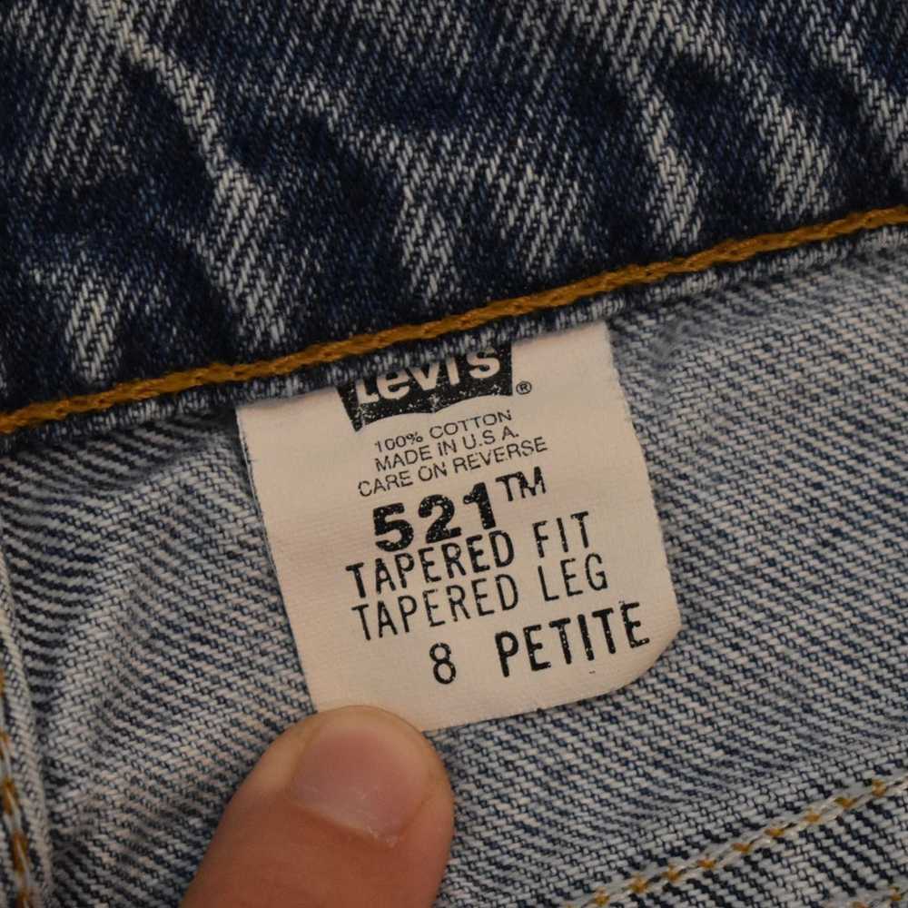 Vintage 521 Levi’s mom jeans light wash denim - image 10