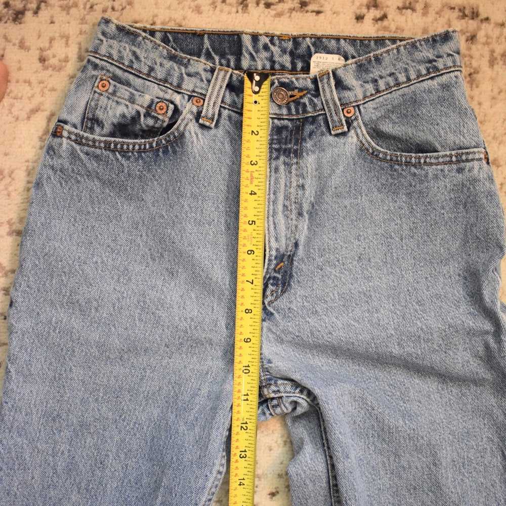 Vintage 521 Levi’s mom jeans light wash denim - image 7