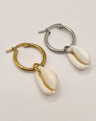 Baby cowry shell single earring