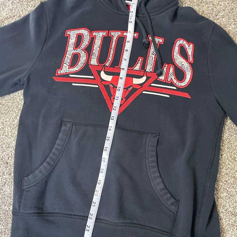 Bulls hoodie - image 11