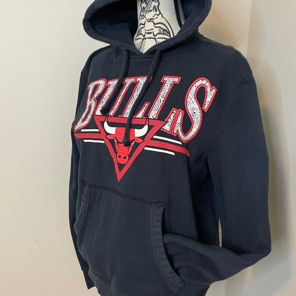 Bulls hoodie - image 3