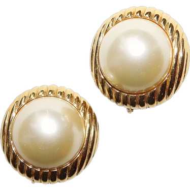 Gorgeous TRIFARI Signed Faux Pearl Clip Earrings - image 1