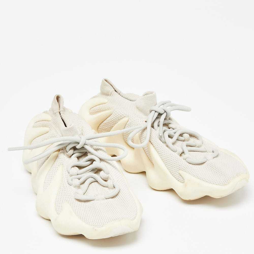 Yeezy x Adidas Trainers - image 3