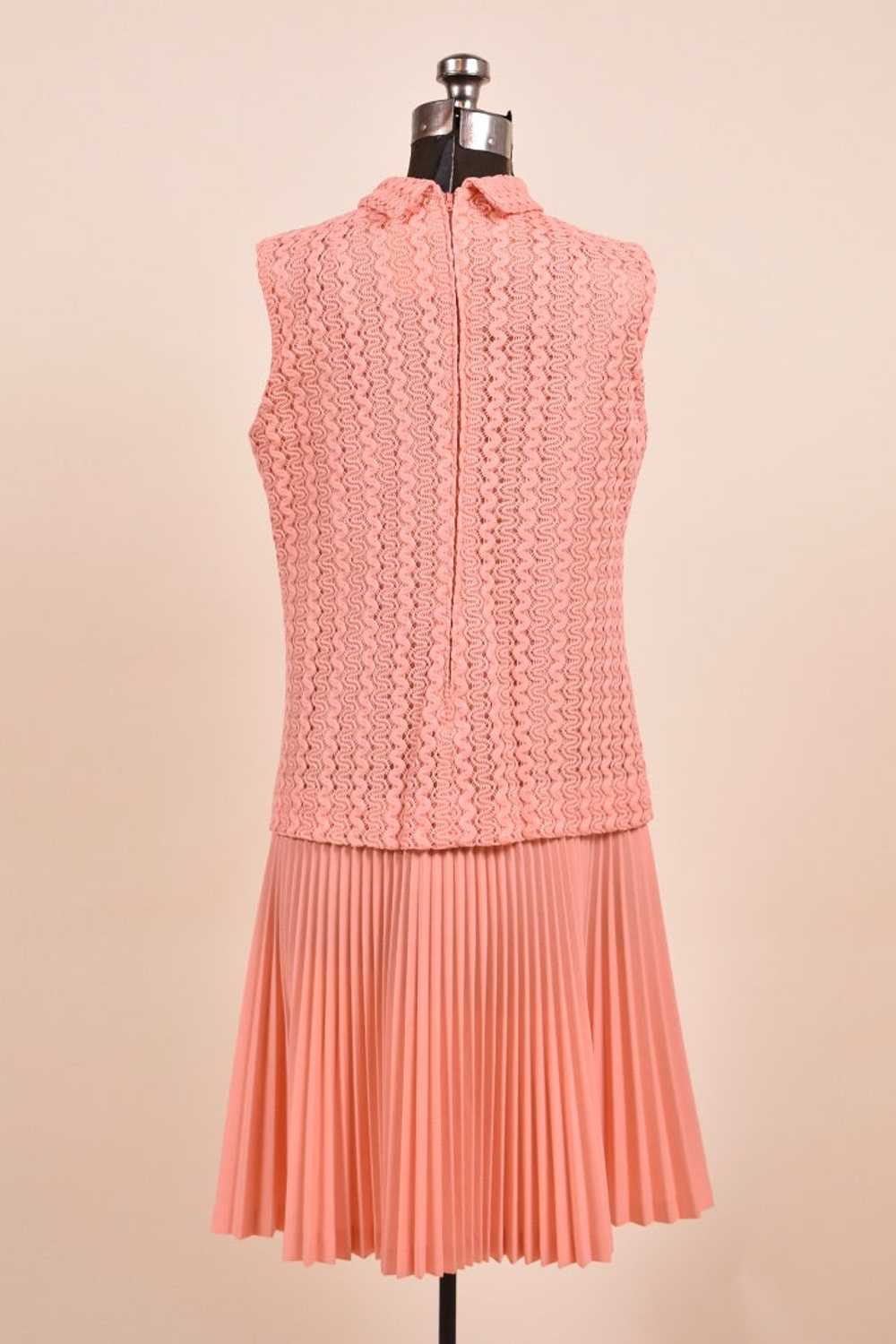 70s Neon Peach Squiggle Lace Dress with Pleated S… - image 3