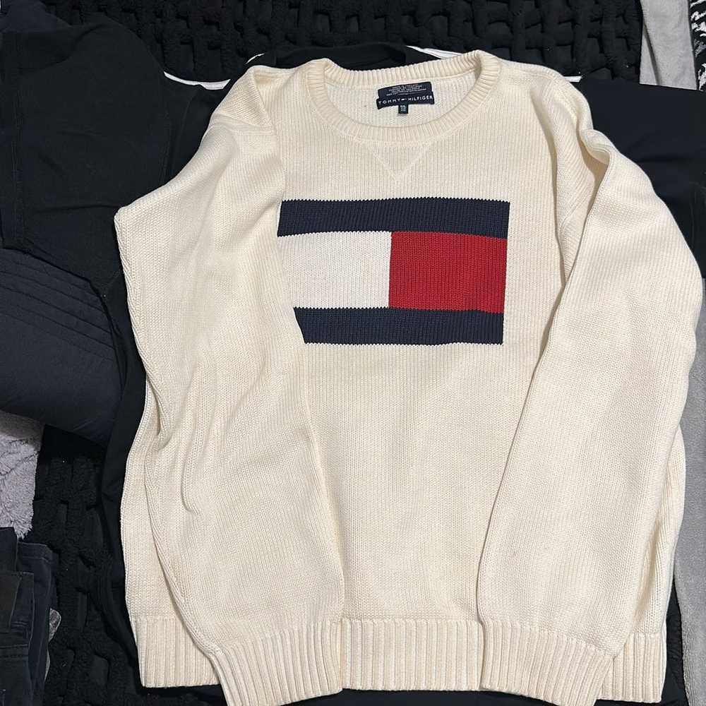 Tommy Hilfiger sweater - image 4