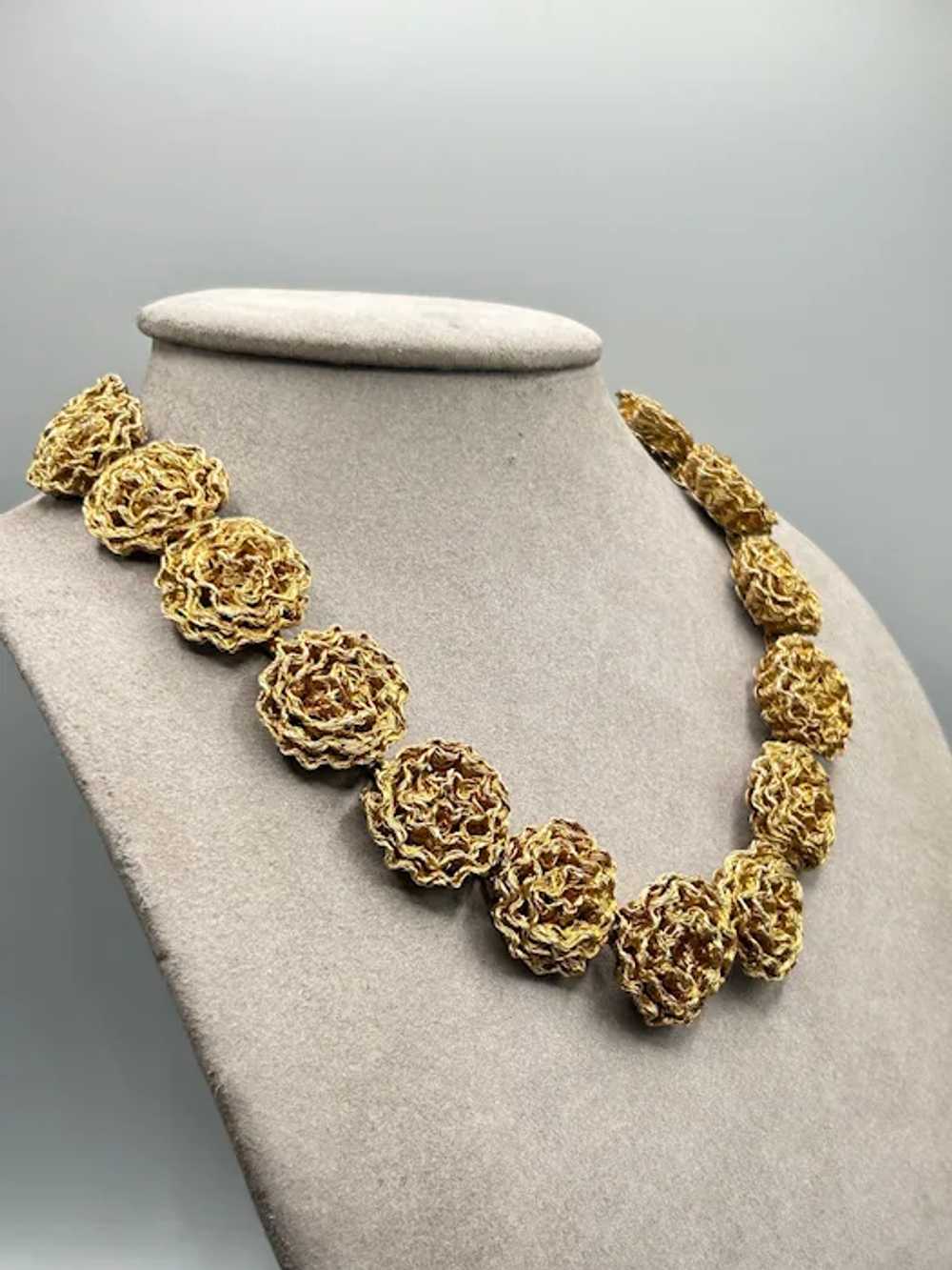 Vintage Wirework Golden Roses Flowers Necklace Go… - image 4