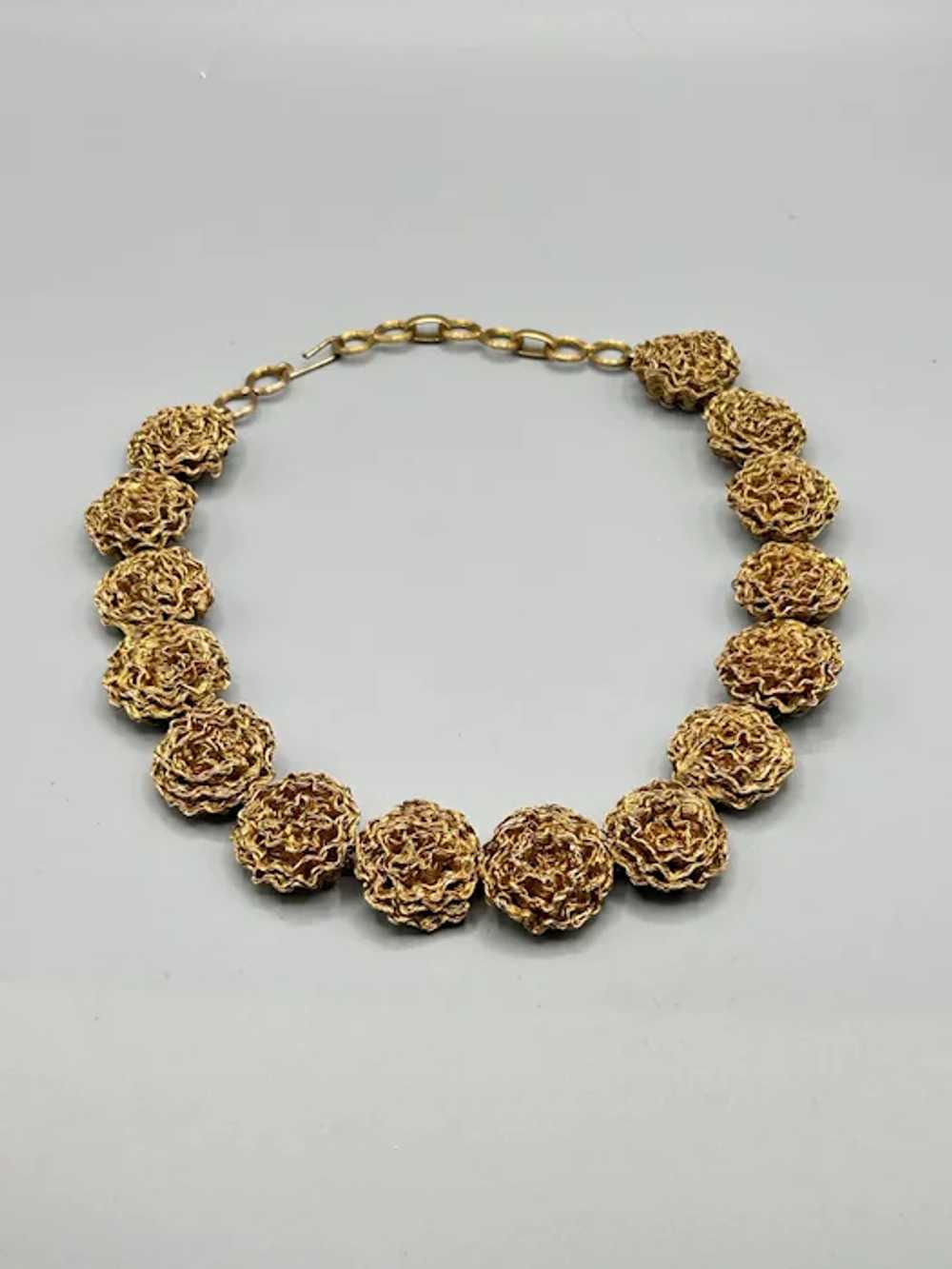 Vintage Wirework Golden Roses Flowers Necklace Go… - image 5