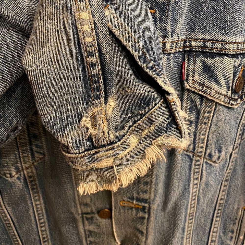 Vintage Levi’s Denim Jacket - image 3