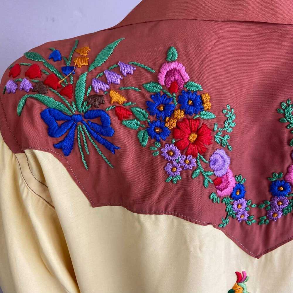 Handmade Vintage 40s 50s Embroidered Floral Rayon… - image 10