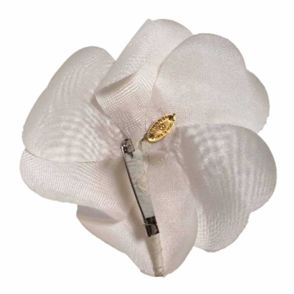 Chanel CHANEL brooch Camellia corsage white - image 2
