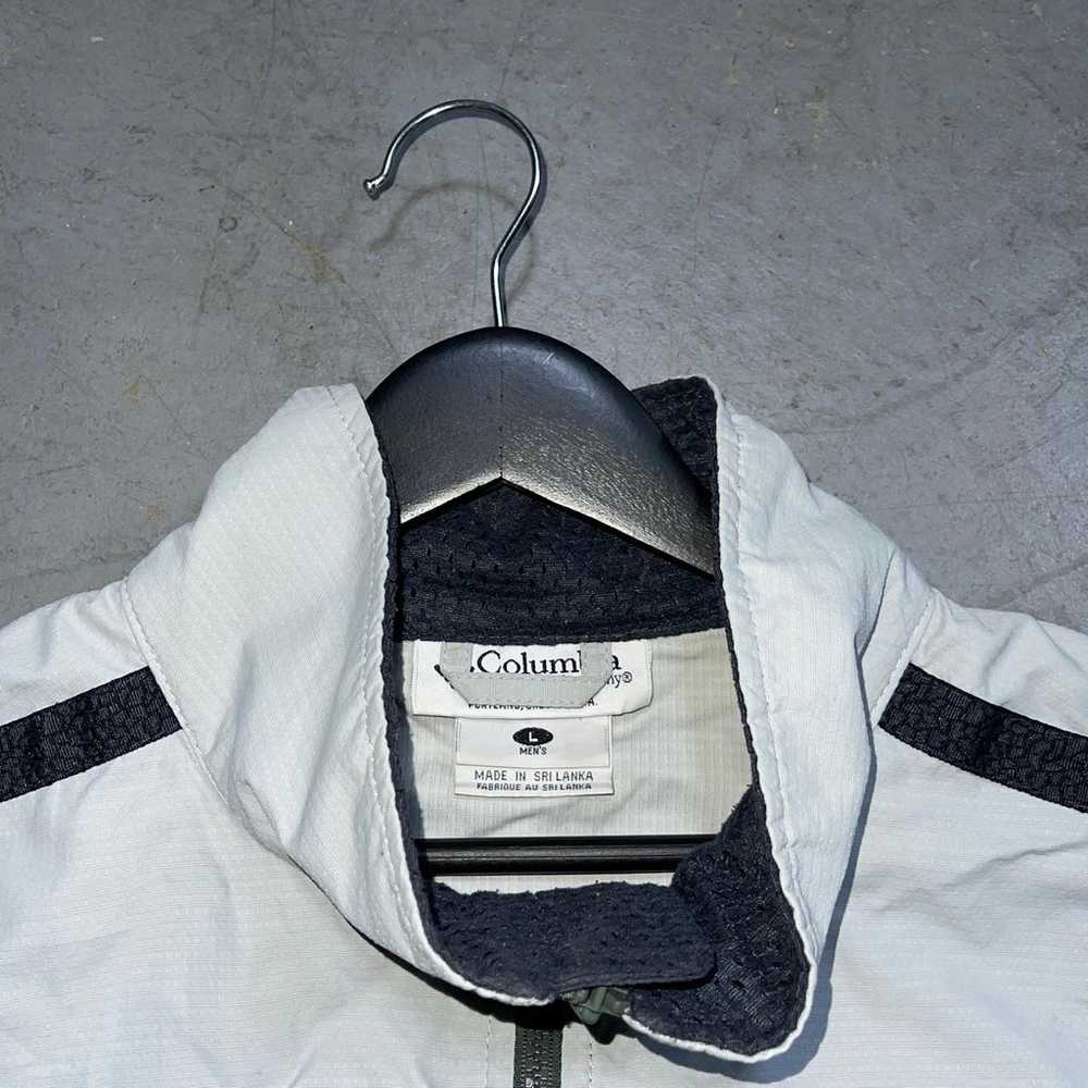 Vintage 90’s Packable Columbia Windbreaker Jacket… - image 4