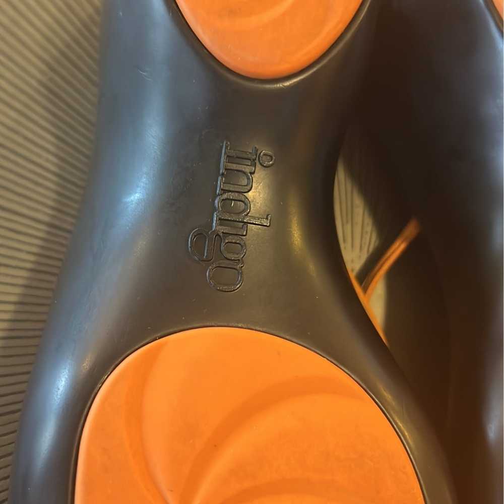 Indigo by Clarks Orange/Deep Brown Thong Sandals - image 6