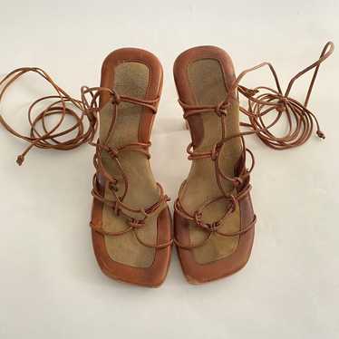 90s - SUNFLOWERS - Honey-Brown Leather Gladiator H