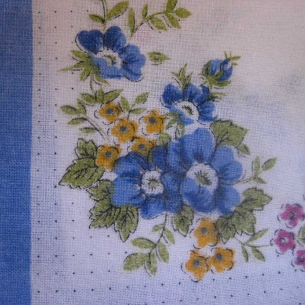 5 Lot Vintage Cotton Hankies Multi-color Floral F… - image 5