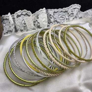 17PC BANGLE LOT VINTAGE TO NOW