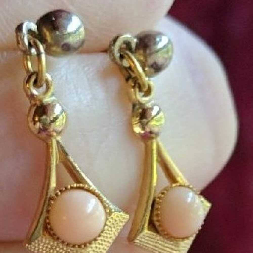Goldtone pale pink coral earrings - image 2