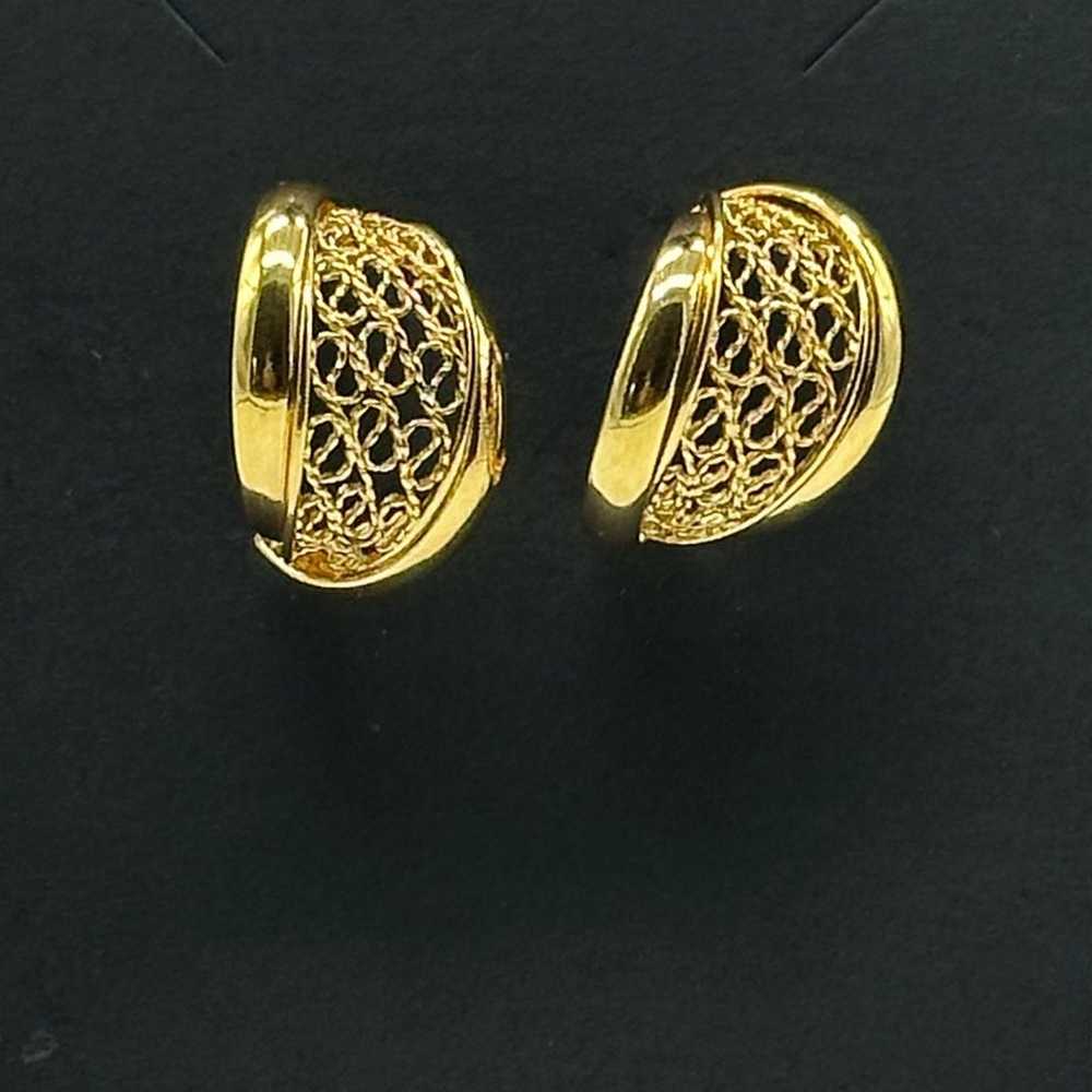 Gold Tone 1” Huggie Filigree Lace Hoop Earrings C… - image 2