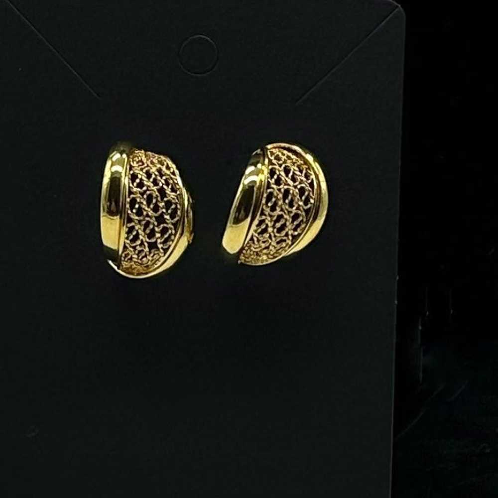 Gold Tone 1” Huggie Filigree Lace Hoop Earrings C… - image 3