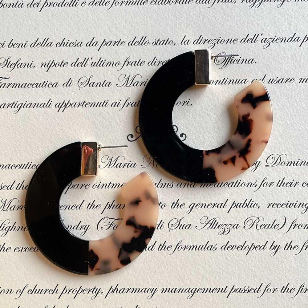 Acrylic color block hoop earrings - image 1