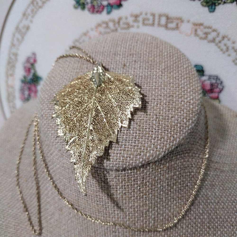 Metal Hollow Leaf Necklace gold color necklace ch… - image 2