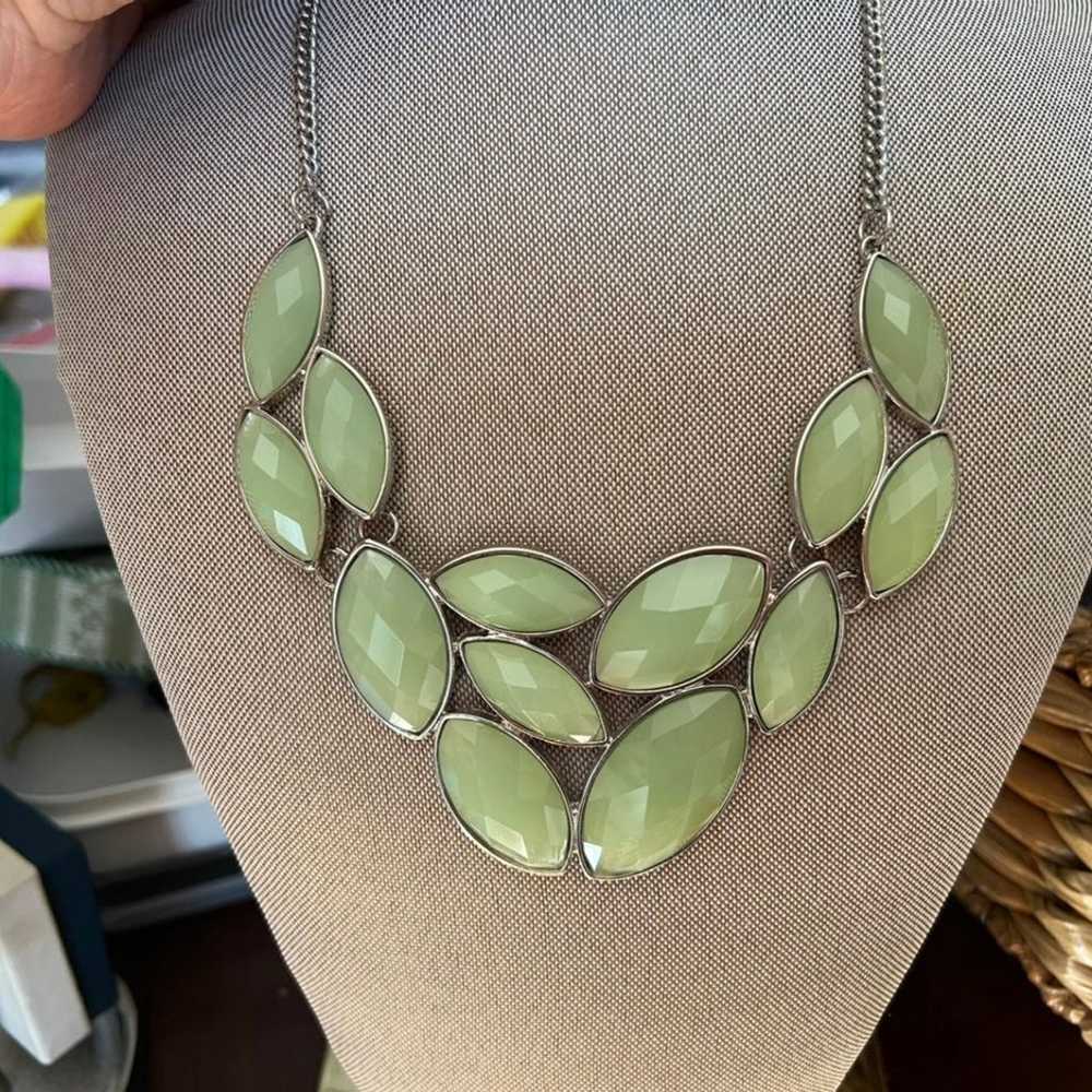 Vintage women's green faceted multi stone necklace - image 2