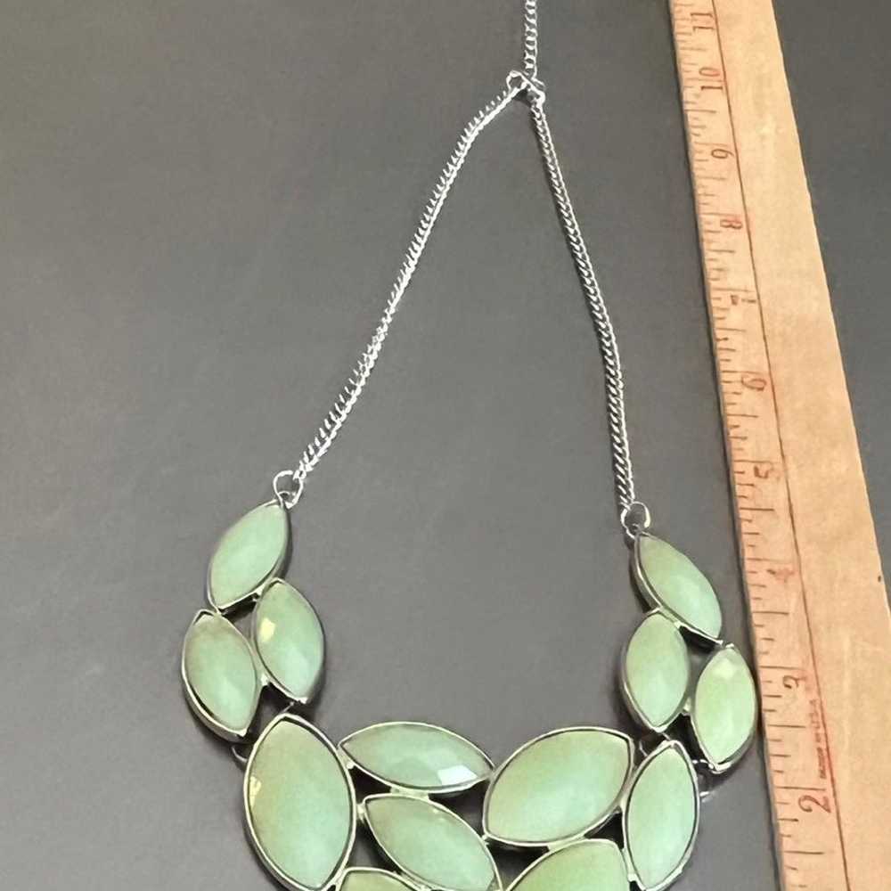 Vintage women's green faceted multi stone necklace - image 8