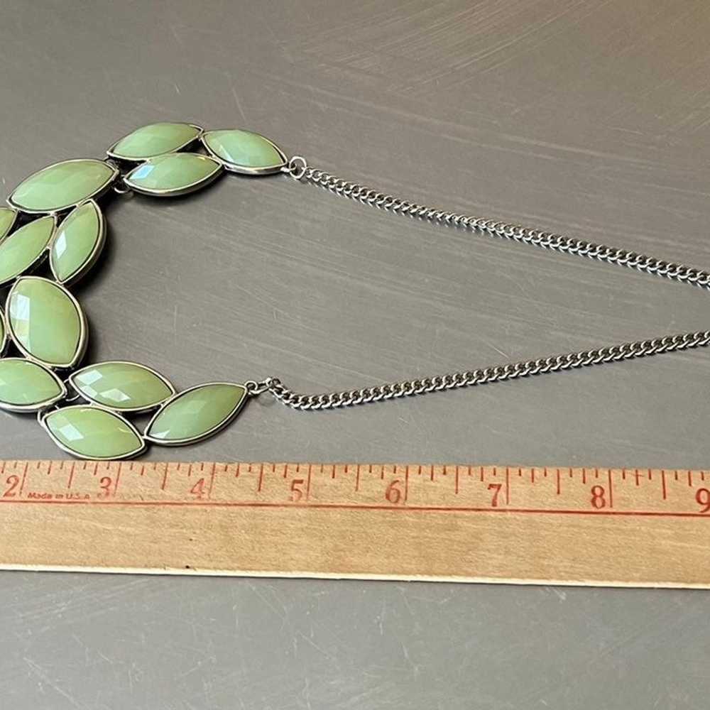 Vintage women's green faceted multi stone necklace - image 9