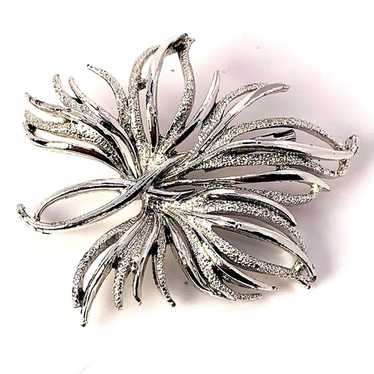 Vintage Silver Tone Large Feathered Leaf Brooch