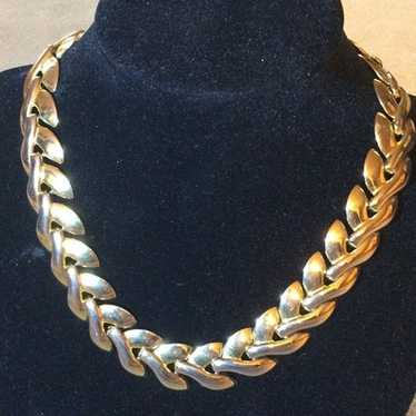 Vintage Beautiful Chunk Gold-Tone Necklace