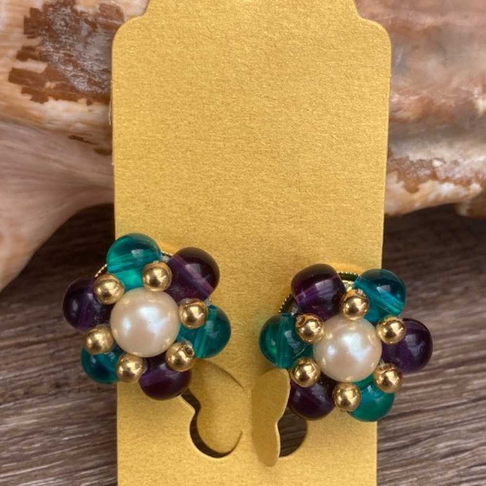 Two Pairs of Clip on Vintage Earrings open pictur… - image 1
