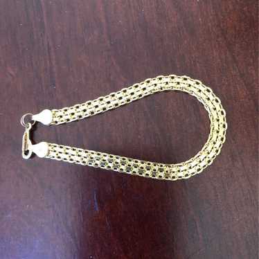 WomensVintage gold chainlink bracelet