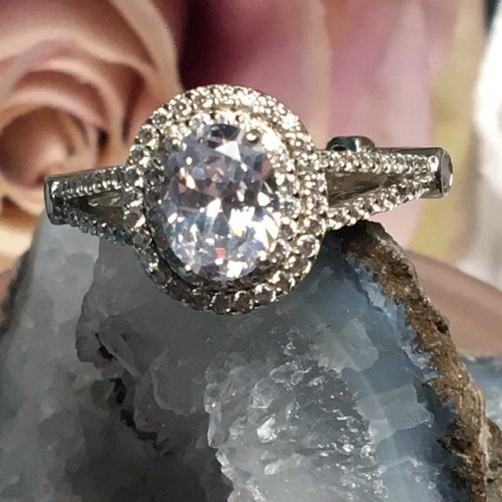Beautiful Vintage Inspired Oval Ring! - image 9