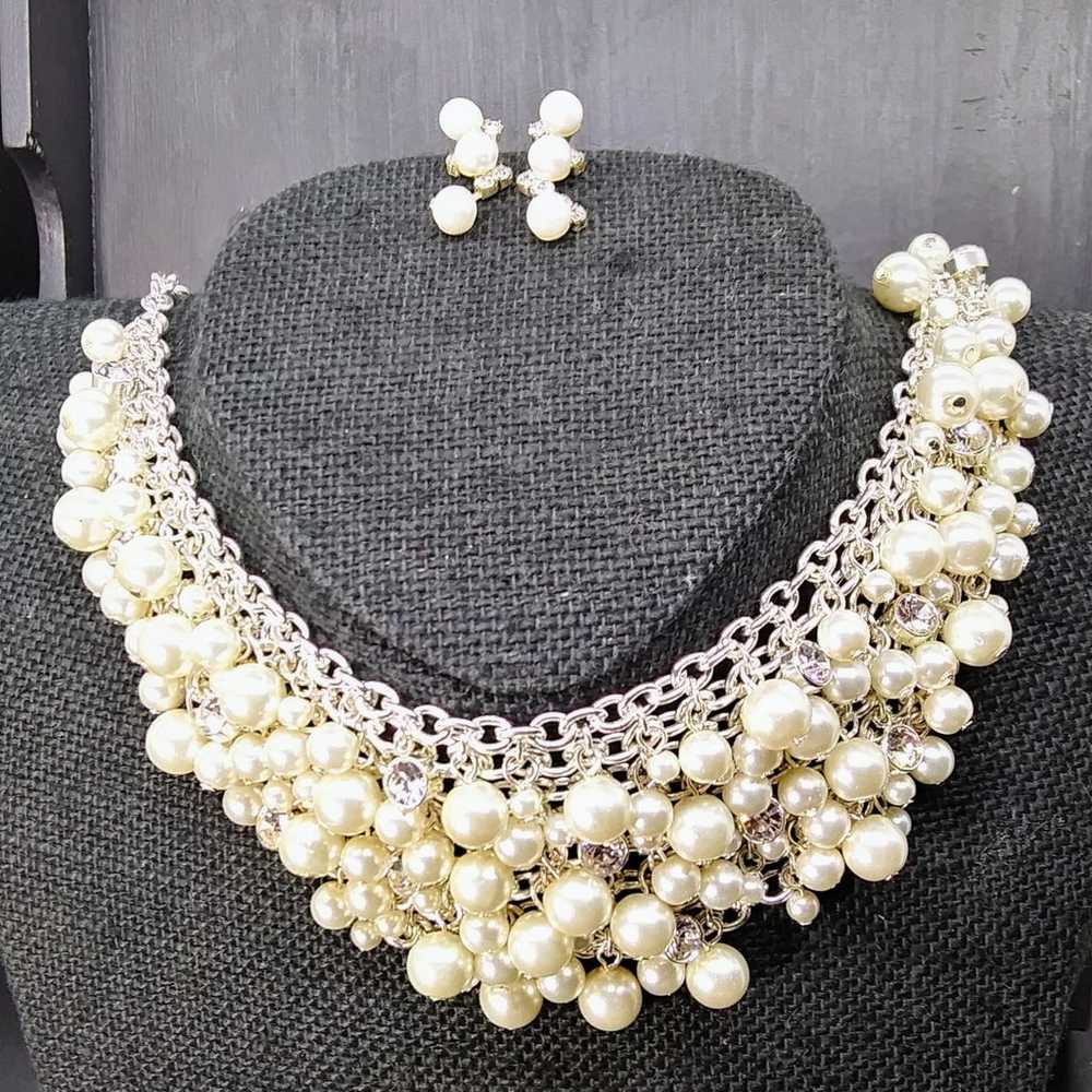 Simply Stunning Pearl & Rhinestone Cluster Neckla… - image 6