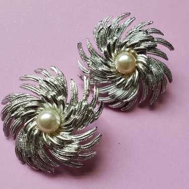 Vintage Sarah Coventry Earrings, Swirl - image 1