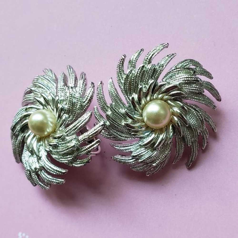 Vintage Sarah Coventry Earrings, Swirl - image 4
