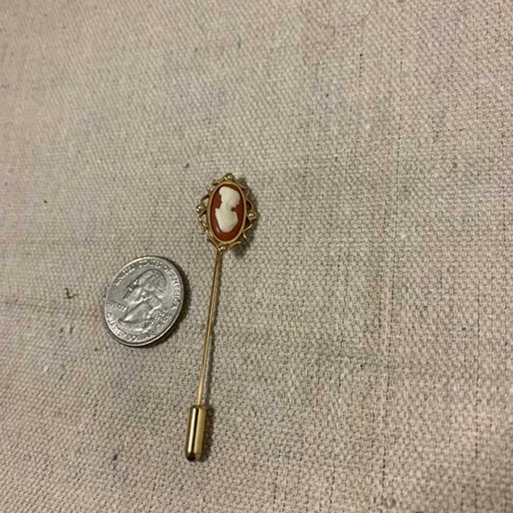 Vintage Avon victorian style pin brooch - image 1