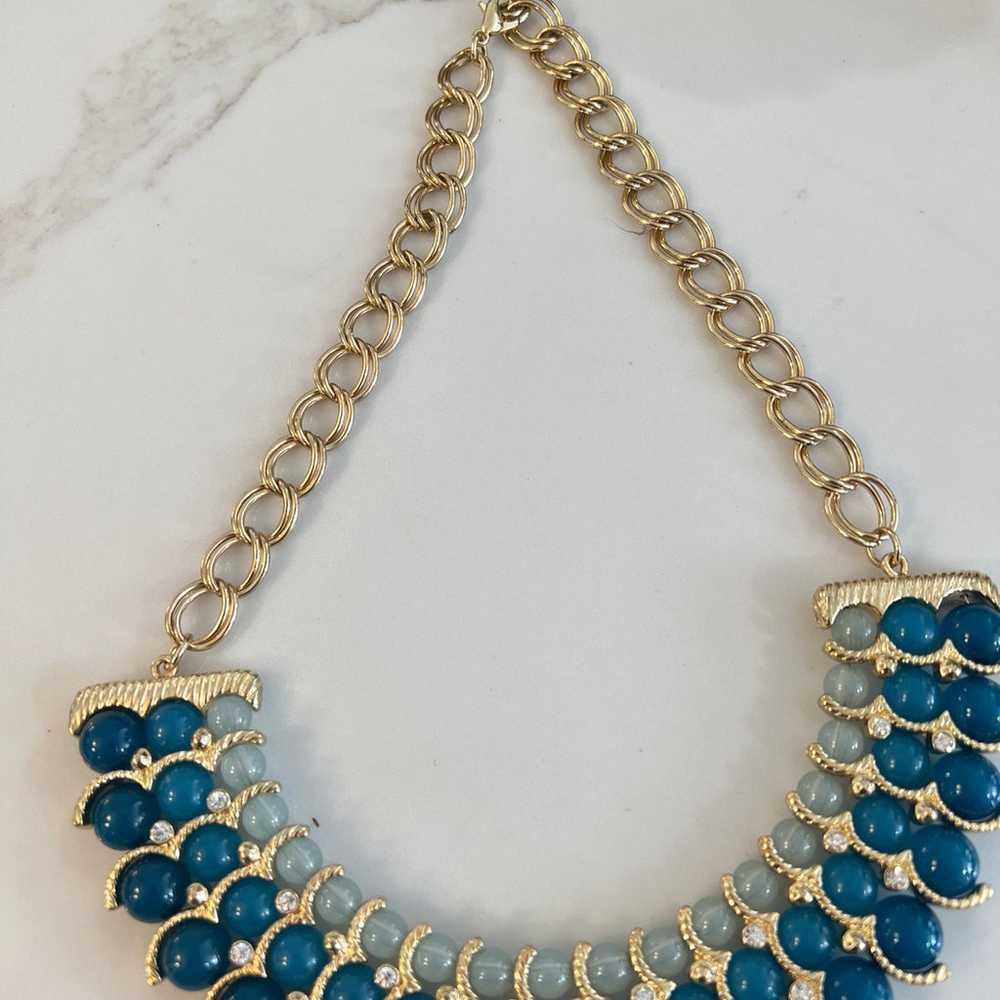 Beautiful Vintage Gold Tone necklace - image 1